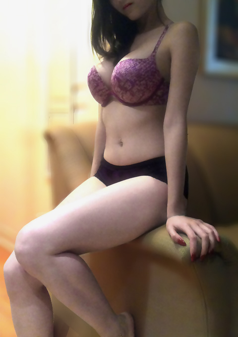toronto escort girl who is asian. escorts with good reputation always have unedited photos such as t